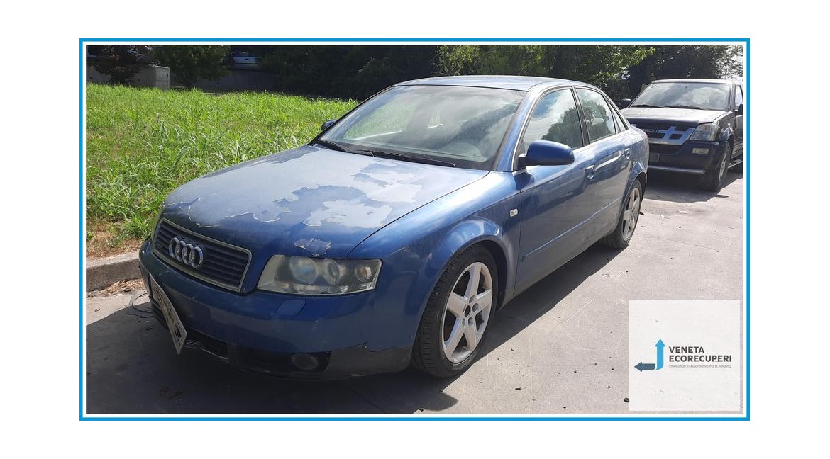 AUDI A4 8E del 2001 parti usate e ricambi - Tipo Motore AKE