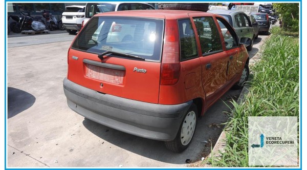 FIAT PUNTO 1a Serie  del 1997 parti usate e ricambi - Tipo Motore 176B2000