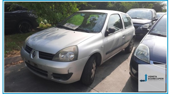 RENAULT CLIO 2a Serie  del 2006 parti usate e ricambi - Tipo Motore D7FG7