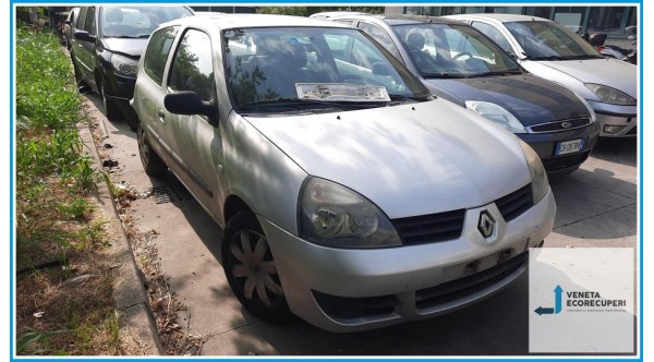 RENAULT CLIO 2a Serie  del 2006 parti usate e ricambi - Tipo Motore D7FG7