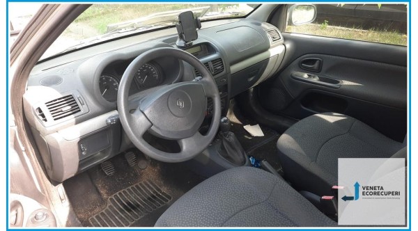 RENAULT CLIO 2a Serie  del 2006 parti usate e ricambi - Tipo Motore D7FG7