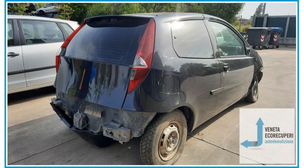 FIAT PUNTO 2U del 2004 parti usate e ricambi