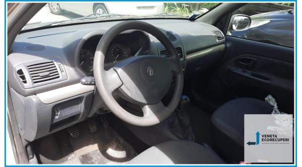 RENAULT CLIO 2a Serie  del 2004 parti usate e ricambi - Tipo Motore K9KA7