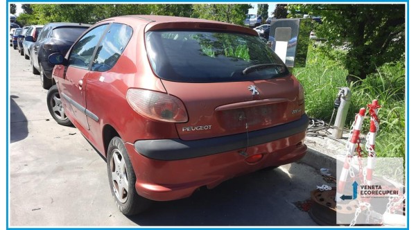 PEUGEOT 206  del 2005 parti usate e ricambi - Tipo Motore 8HZ