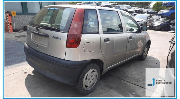 FIAT PUNTO 1a Serie  del 1997 parti usate e ricambi - Tipo Motore 176B2000