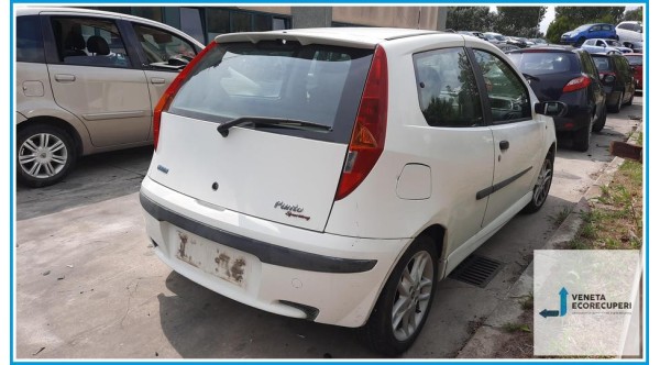 FIAT PUNTO 1N/1P del 2001 parti usate e ricambi - Tipo Motore 188A5000