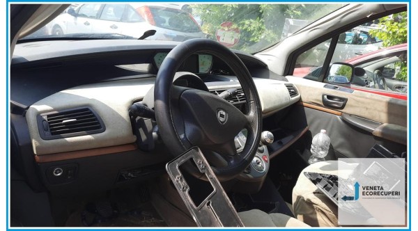 LANCIA PHEDRA TC del 2003 parti usate e ricambi - Tipo Motore 4HW