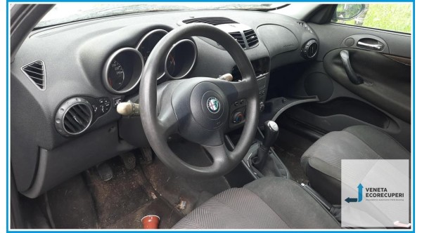 ALFA ROMEO 147 W8 del 2003 parti usate e ricambi - Tipo Motore AR37203