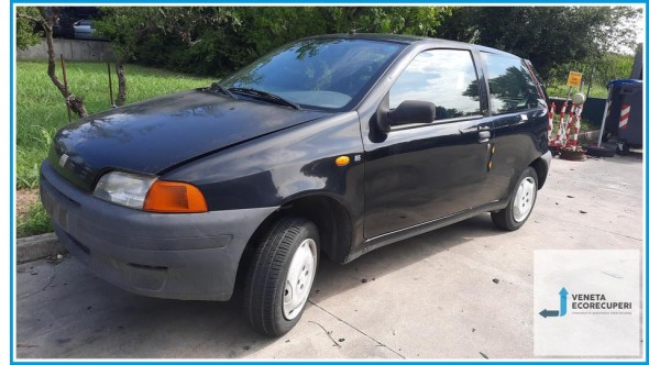 FIAT PUNTO 1a Serie  del 1998 parti usate e ricambi - Tipo Motore 176B2000