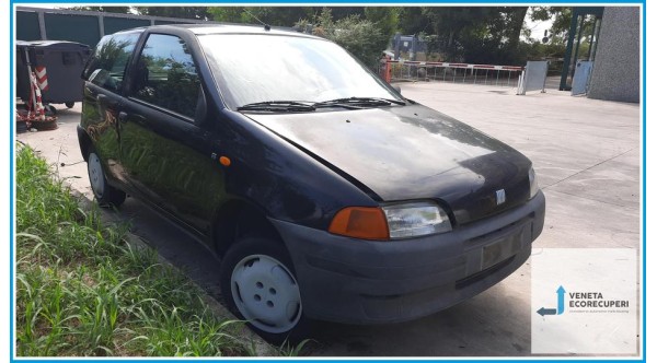 FIAT PUNTO 1a Serie  del 1998 parti usate e ricambi - Tipo Motore 176B2000