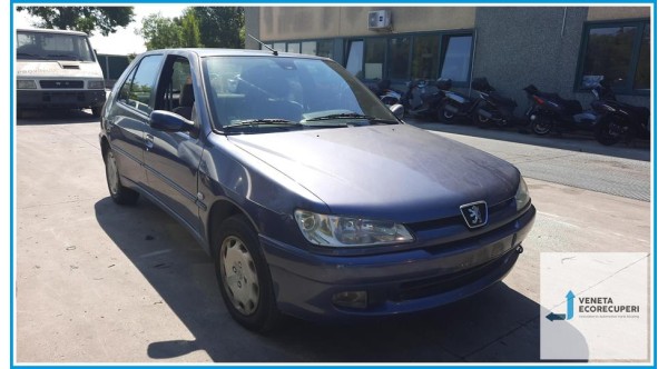 PEUGEOT 306  del 1999 parti usate e ricambi - Tipo Motore KFX