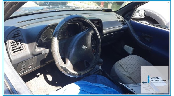 PEUGEOT 306  del 1999 parti usate e ricambi - Tipo Motore KFX