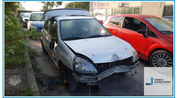 RENAULT CLIO 2a Serie  del 2004 parti usate e ricambi - Tipo Motore D7FG7