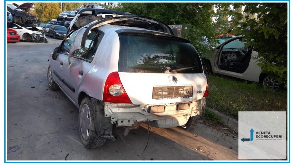 RENAULT CLIO 2a Serie  del 2004 parti usate e ricambi - Tipo Motore D7FG7