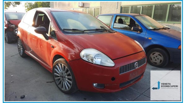 FIAT GRANDE PUNTO 4C del 2008 parti usate e ricambi - Tipo Motore 198A4000