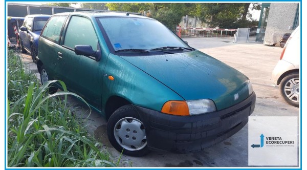 FIAT PUNTO 1a Serie  del 1998 parti usate e ricambi - Tipo Motore 176B2000