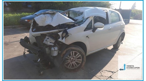 FIAT PUNTO 6U del 2016 parti usate e ricambi - Tipo Motore 350A1000