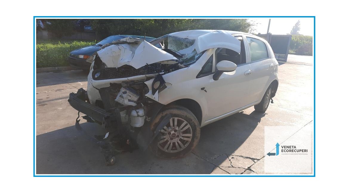 FIAT PUNTO 6U del 2016 parti usate e ricambi - Tipo Motore 350A1000