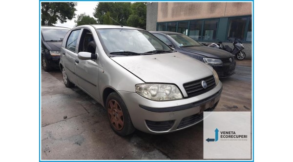 FIAT PUNTO CLASSIC 2U del 2005 parti usate e ricambi - Tipo Motore 188A4000
