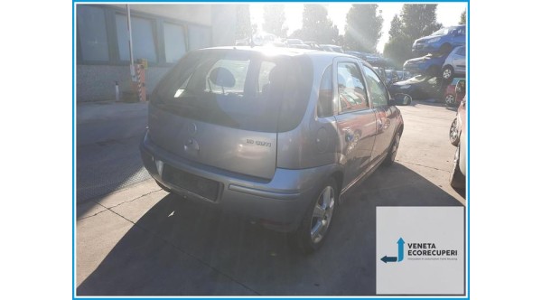 OPEL CORSA X01 del 2005 parti usate e ricambi - Tipo Motore Z13DT