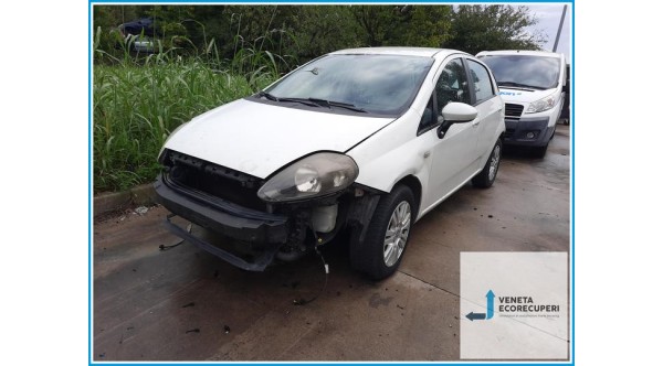 FIAT PUNTO 51 del 2012 parti usate e ricambi - Tipo Motore 199A9000