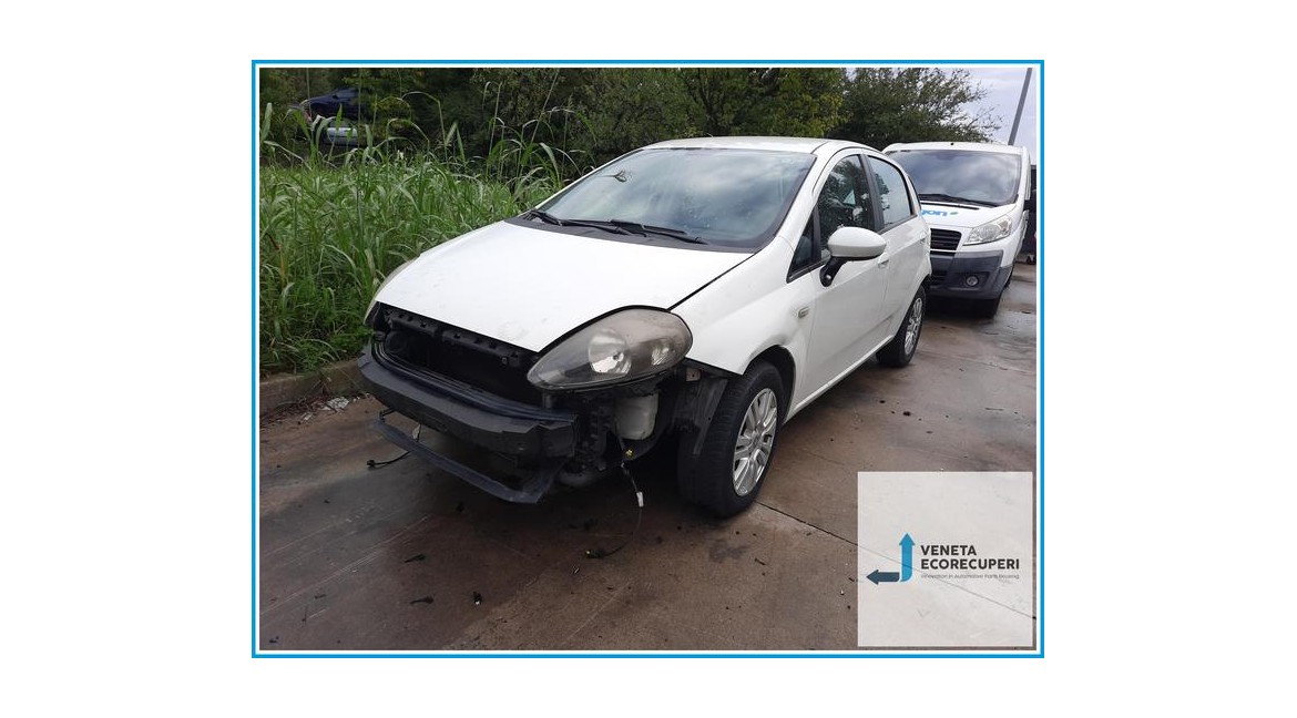 FIAT PUNTO 51 del 2012 parti usate e ricambi - Tipo Motore 199A9000