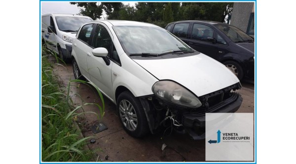 FIAT PUNTO 51 del 2012 parti usate e ricambi - Tipo Motore 199A9000