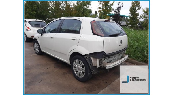 FIAT PUNTO 51 del 2012 parti usate e ricambi - Tipo Motore 199A9000