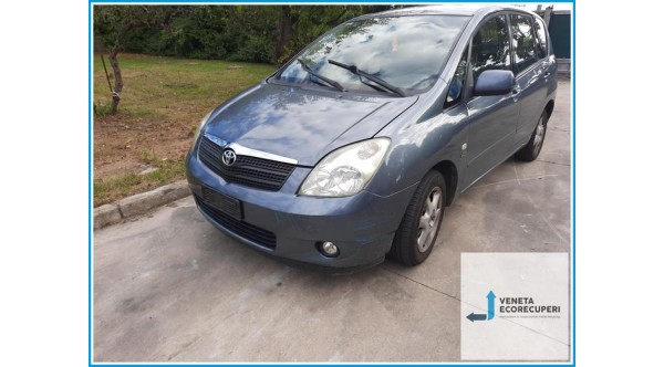TOYOTA COROLLA VERSO  del 2003 parti usate e ricambi - Tipo Motore 1CDFTV