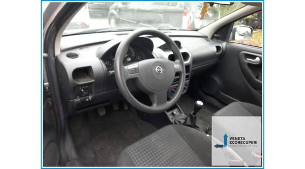OPEL CORSA X01 del 2004 parti usate e ricambi - Tipo Motore Z10XEP