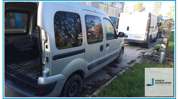 RENAULT KANGOO  del 2004 parti usate e ricambi - Tipo Motore K9KB7