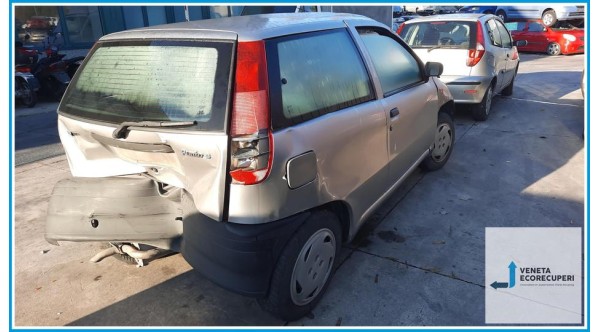 FIAT PUNTO 1a Serie  del 1997 parti usate e ricambi - Tipo Motore 176A8000