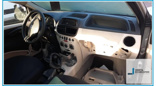 FIAT PUNTO 2U del 2004 parti usate e ricambi - Tipo Motore 188A4000