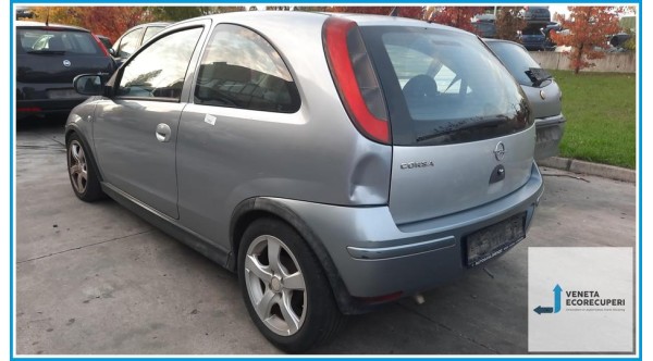 OPEL CORSA X01 del 2004 parti usate e ricambi - Tipo Motore Z12XE