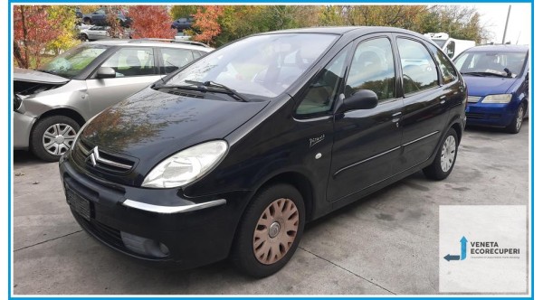 CITROEN XSARA PICASSO  del 2004 parti usate e ricambi - Tipo Motore 6FZ
