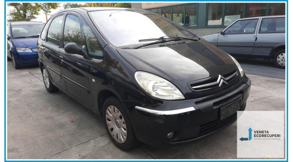 CITROEN XSARA PICASSO  del 2004 parti usate e ricambi - Tipo Motore 6FZ