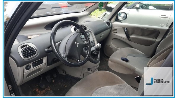 CITROEN XSARA PICASSO  del 2004 parti usate e ricambi - Tipo Motore 6FZ