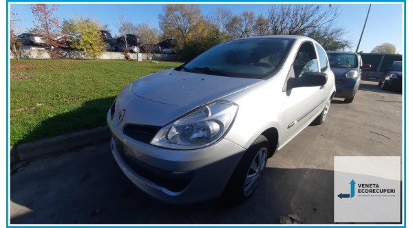 RENAULT CLIO 3a Serie  del 2007 parti usate e ricambi - Tipo Motore D4FD7