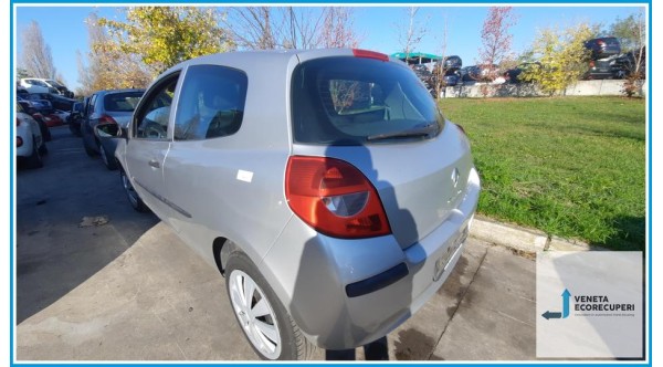 RENAULT CLIO 3a Serie  del 2007 parti usate e ricambi - Tipo Motore D4FD7