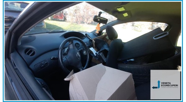 TOYOTA YARIS FRP del 2003 parti usate e ricambi - Tipo Motore 2SZFE