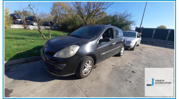 RENAULT CLIO 3a Serie  del 2007 parti usate e ricambi - Tipo Motore D4FD7