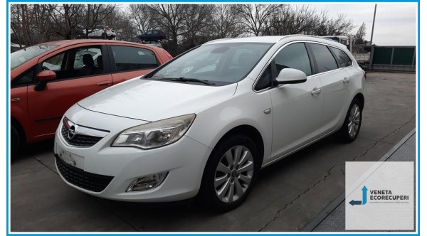 OPEL ASTRA P10 del 2011 parti usate e ricambi - Tipo Motore A17DTR