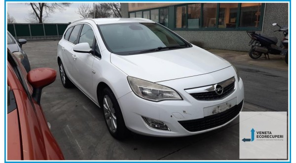 OPEL ASTRA P10 del 2011 parti usate e ricambi - Tipo Motore A17DTR