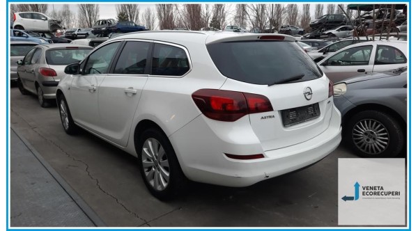 OPEL ASTRA P10 del 2011 parti usate e ricambi - Tipo Motore A17DTR