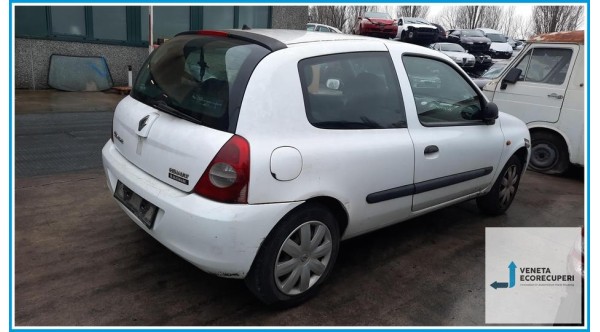 RENAULT CLIO 2a Serie  del 2006 parti usate e ricambi - Tipo Motore D7FG7