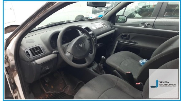 RENAULT CLIO 2a Serie  del 2006 parti usate e ricambi - Tipo Motore D7FG7