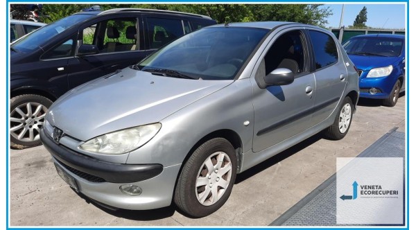 PEUGEOT 206  del 2005 parti usate e ricambi - Tipo Motore 8HZ