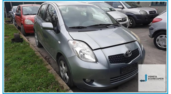 TOYOTA YARIS  del 2006 parti usate e ricambi - Tipo Motore 1KRFE