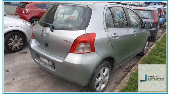 TOYOTA YARIS  del 2006 parti usate e ricambi - Tipo Motore 1KRFE