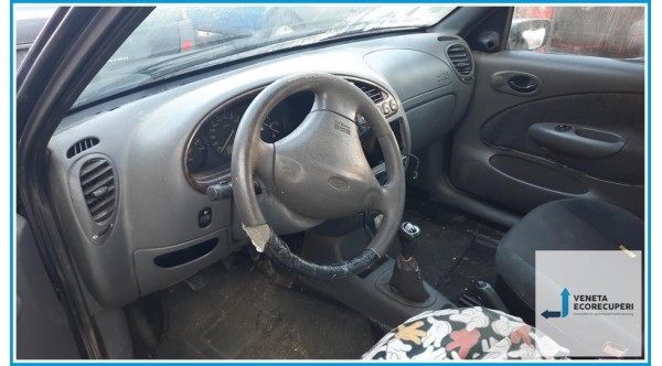 FORD FIESTA DX del 2000 parti usate e ricambi - Tipo Motore DHB